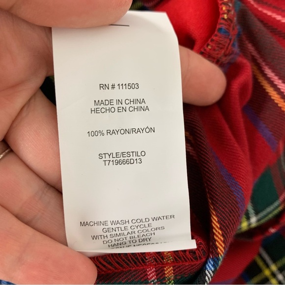 Francesca’s Plaid Peplum Smocked Puff Sleeve Top Sz S Red Holiday Short Sleeve - Picture 5 of 17